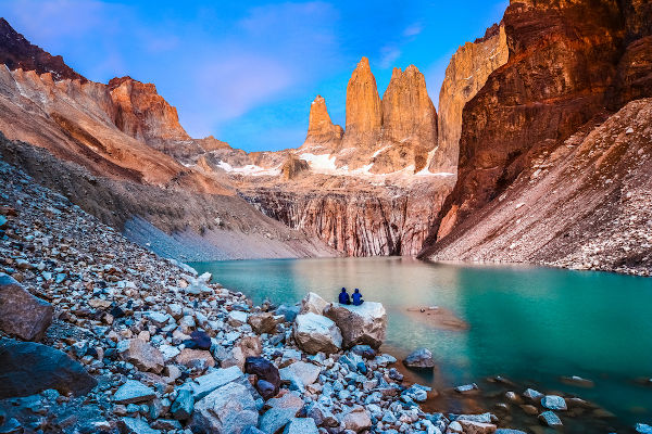 Paisagem natural no Parque Nacional Torres del Paine, ponto turístico da Patagônia.